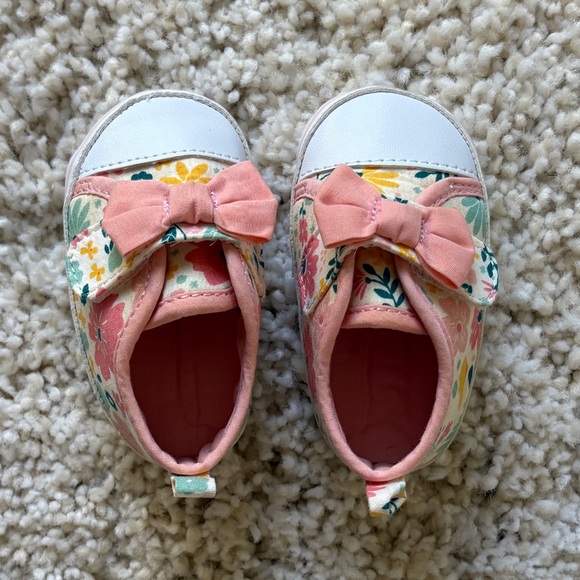 Carter’s Floral Pink White Baby Shoes Sneakers Velcro Girl Bow 0-3 Month - Picture 2 of 7